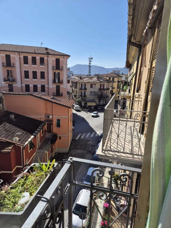 appartamento in vendita a La Spezia in zona Canaletto / Buonviaggio / Migliarina