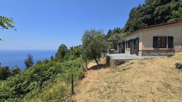 appartamento in vendita a La Spezia in zona Campiglia