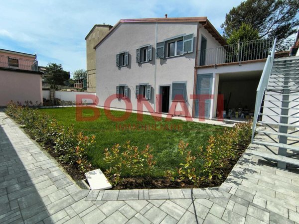 casa indipendente a La Spezia in zona Canaletto / Buonviaggio / Migliarina