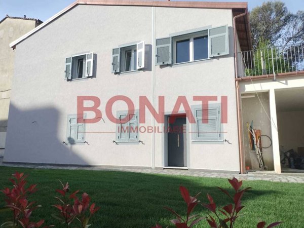 casa indipendente a La Spezia in zona Canaletto / Buonviaggio / Migliarina