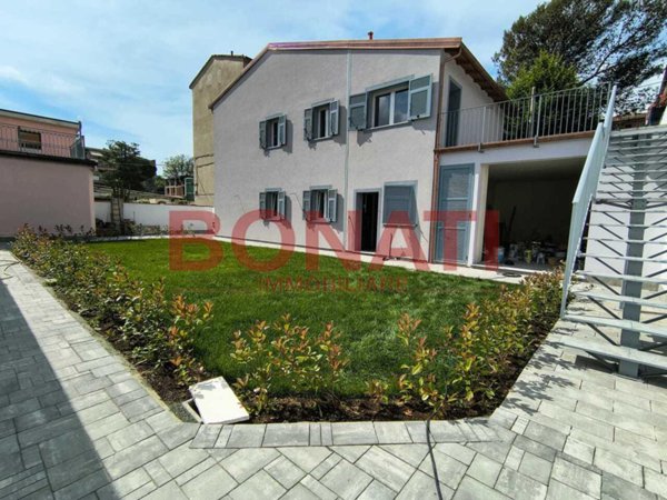 casa indipendente in vendita a La Spezia