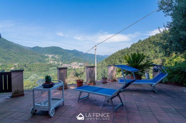 casa indipendente in vendita a La Spezia in zona Chiappa