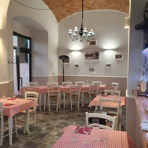 negozio in vendita a La Spezia in zona Centro Storico