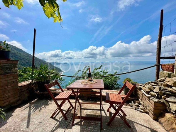 casa indipendente in vendita a La Spezia in zona Campiglia