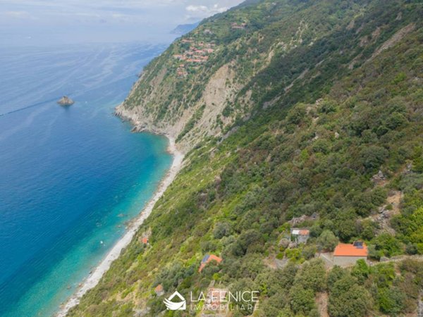 casa indipendente in vendita a La Spezia in zona Campiglia