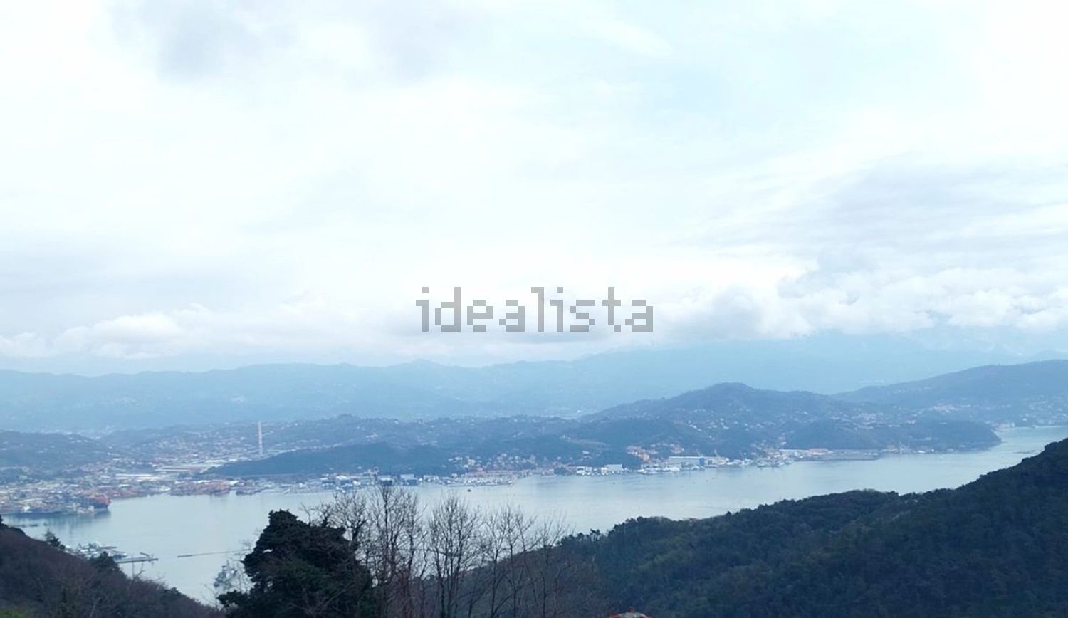 casa indipendente in vendita a La Spezia in zona Campiglia
