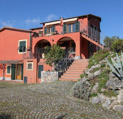 casa indipendente in vendita a La Spezia