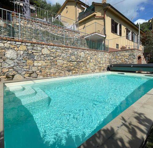 appartamento in vendita a La Spezia in zona Campiglia