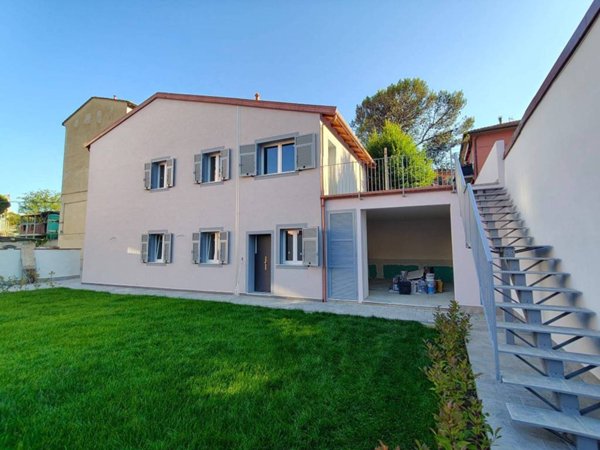 casa indipendente in vendita a La Spezia in zona Valdellora