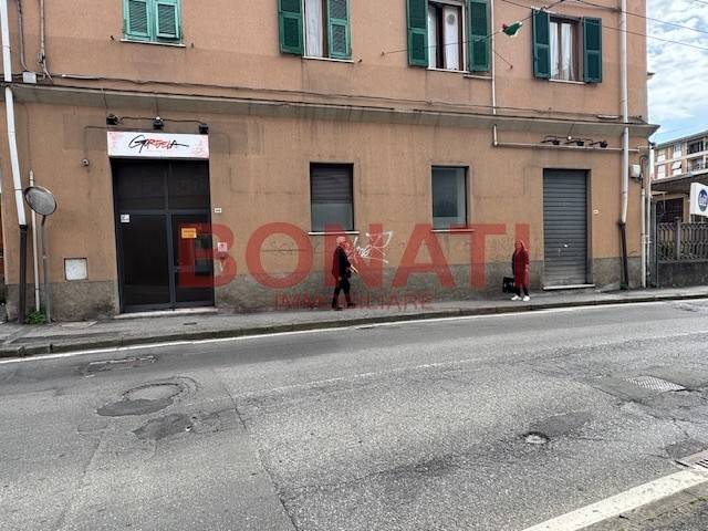 negozio in vendita a La Spezia in zona Canaletto / Buonviaggio / Migliarina