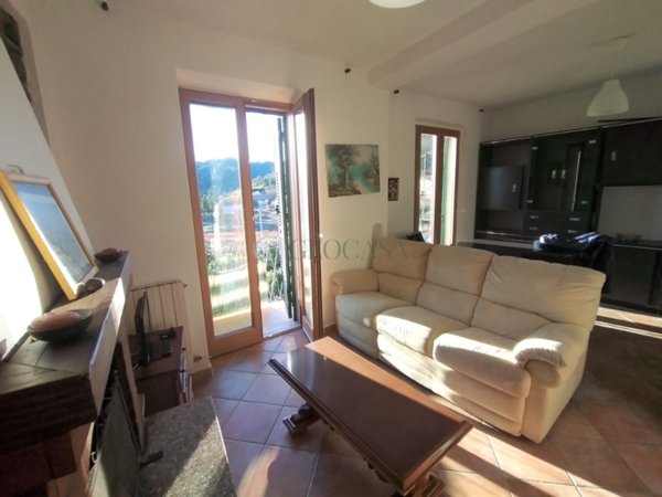 casa indipendente in vendita a La Spezia in zona Montepertico