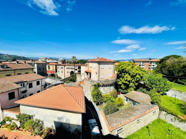 appartamento in vendita a La Spezia in zona Chiappa