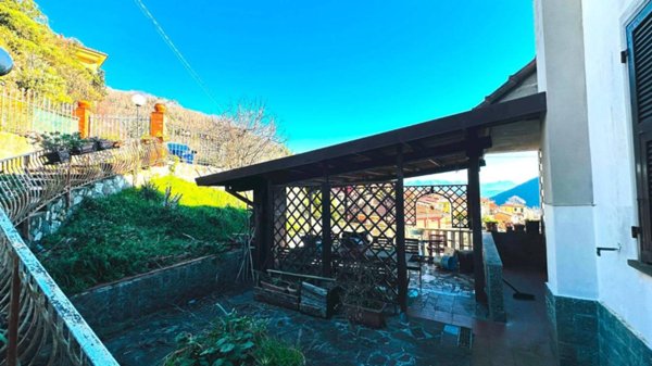 casa indipendente in vendita a La Spezia in zona Biassa