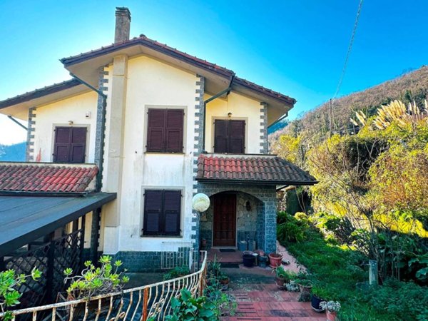 casa indipendente in vendita a La Spezia in zona Marola