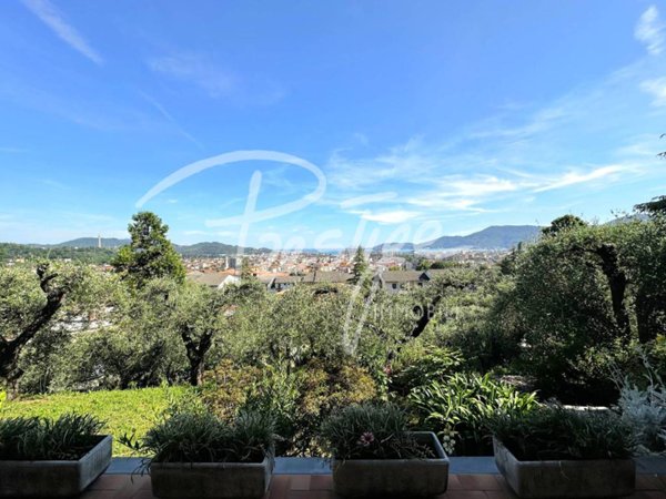 casa indipendente in vendita a La Spezia in zona Montepertico