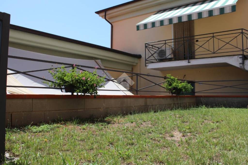 appartamento in vendita a La Spezia in zona Canaletto / Buonviaggio / Migliarina