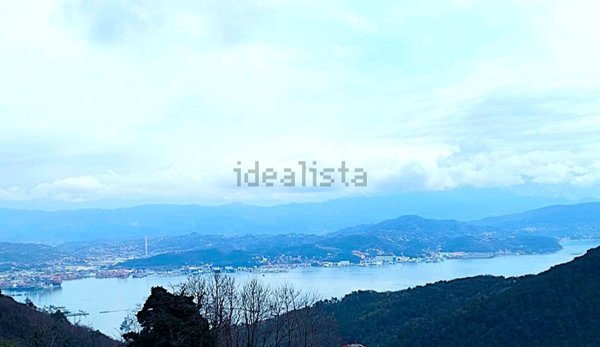 casa indipendente in vendita a La Spezia in zona Campiglia