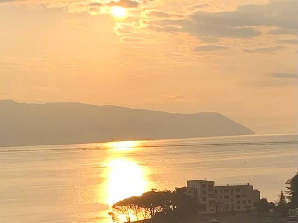 appartamento in vendita a La Spezia in zona Marola