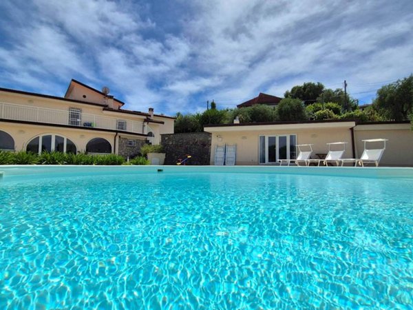 casa indipendente in vendita a La Spezia in zona Marola