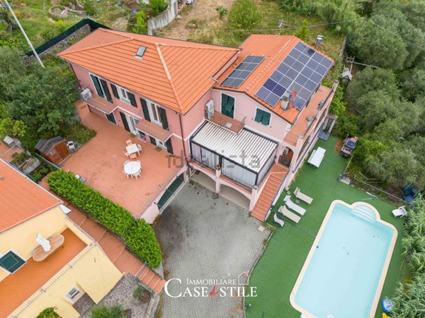 casa indipendente in vendita a La Spezia in zona Chiappa