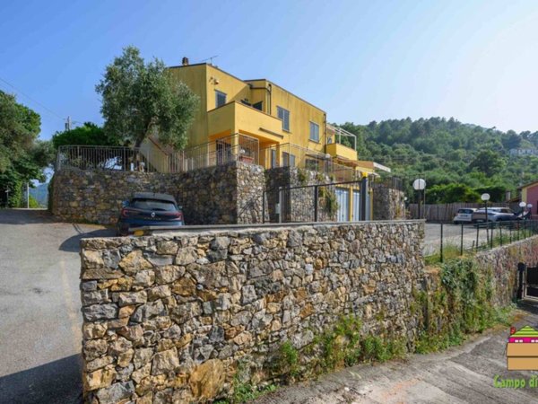 casa indipendente in vendita a La Spezia in zona Marola