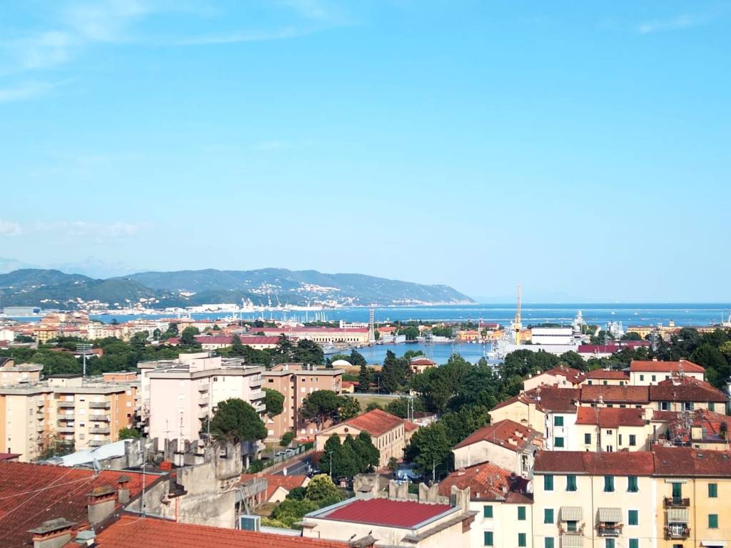 appartamento in vendita a La Spezia in zona Chiappa