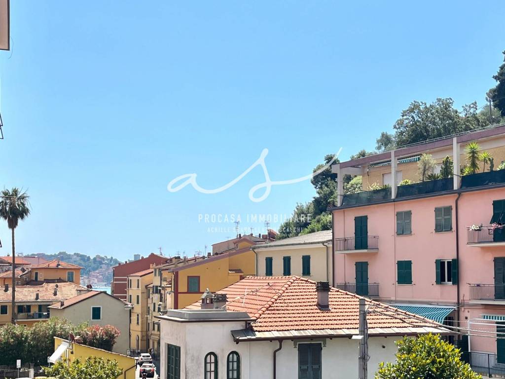 appartamento in vendita a La Spezia in zona Chiappa