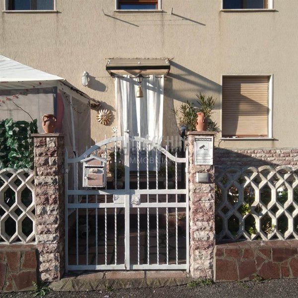 casa indipendente in vendita a La Spezia in zona Montepertico