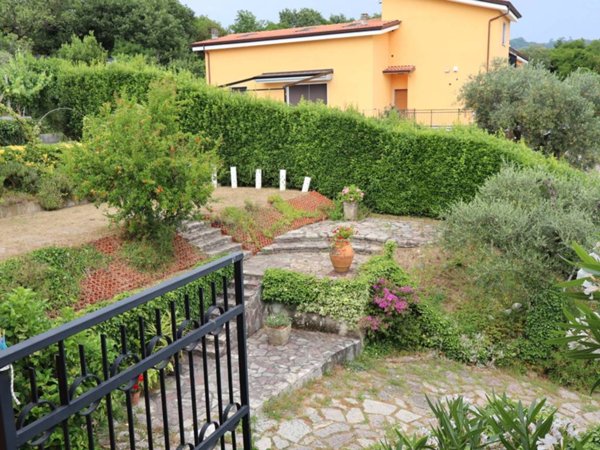 casa indipendente a La Spezia in zona Canaletto / Buonviaggio / Migliarina