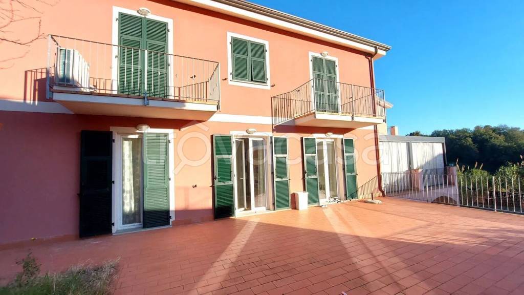 casa indipendente in vendita a La Spezia in zona Chiappa