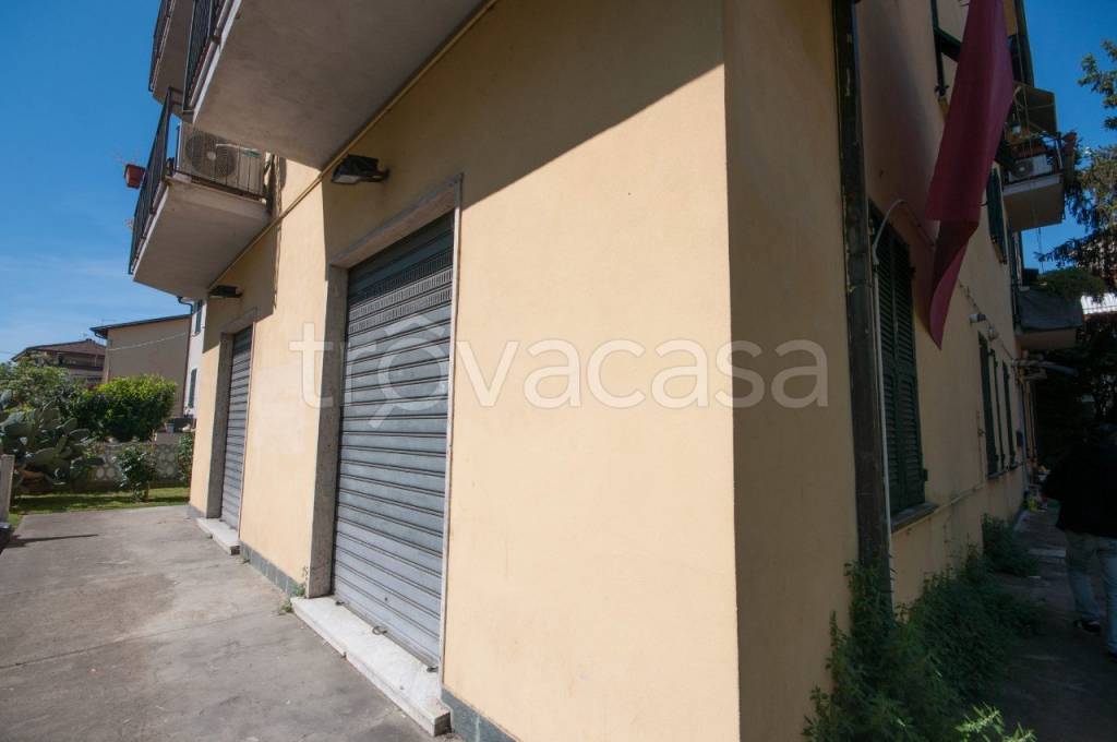 negozio in vendita a La Spezia in zona Canaletto / Buonviaggio / Migliarina
