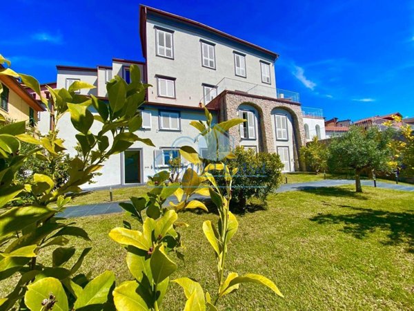 appartamento in vendita a La Spezia in zona Carozzo