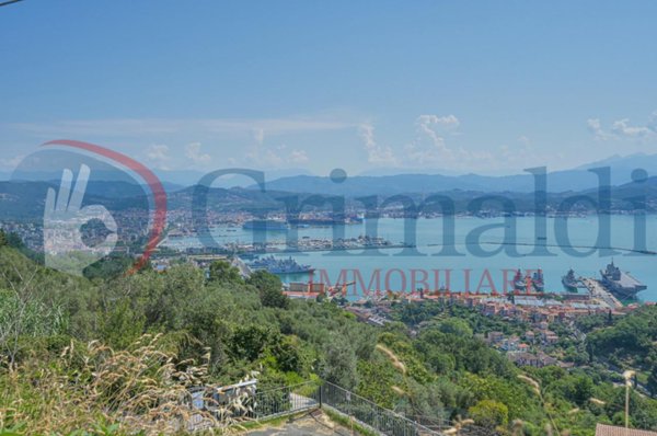 appartamento in vendita a La Spezia in zona Biassa