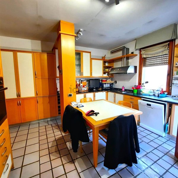 appartamento in vendita a La Spezia in zona Canaletto / Buonviaggio / Migliarina