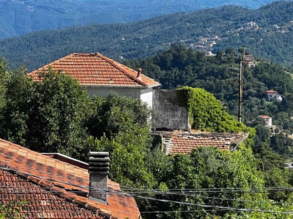 casa indipendente in vendita a La Spezia in zona La Foce / Sant'Anna