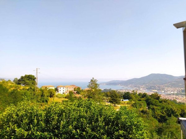 casa indipendente in vendita a La Spezia in zona Sarbia
