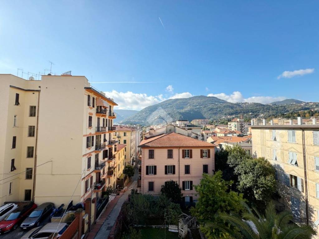 appartamento in vendita a La Spezia in zona La Foce / Sant'Anna