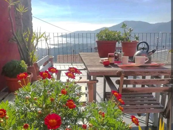 casa indipendente in vendita a La Spezia in zona Sarbia