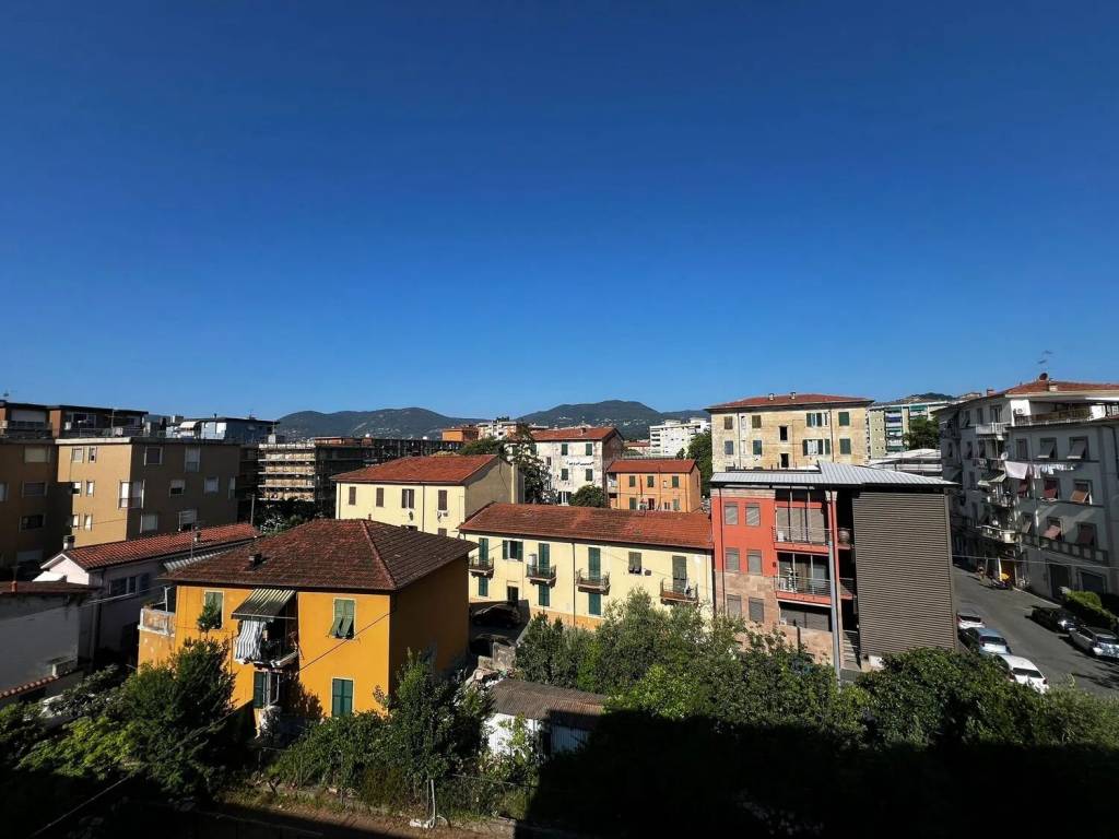 appartamento in vendita a La Spezia in zona Canaletto / Buonviaggio / Migliarina