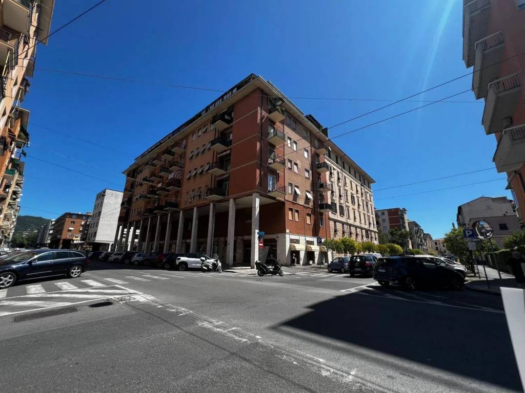 negozio in vendita a La Spezia in zona Canaletto / Buonviaggio / Migliarina