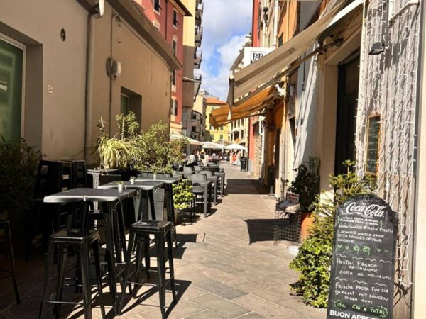 negozio in vendita a La Spezia in zona Centro Storico