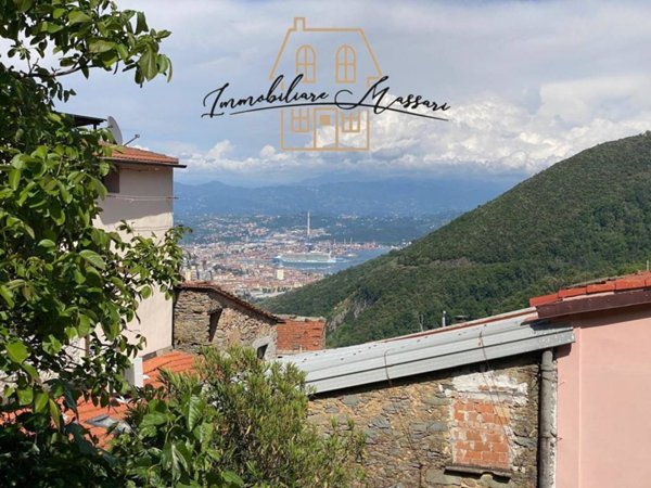 casa indipendente in vendita a La Spezia in zona Biassa