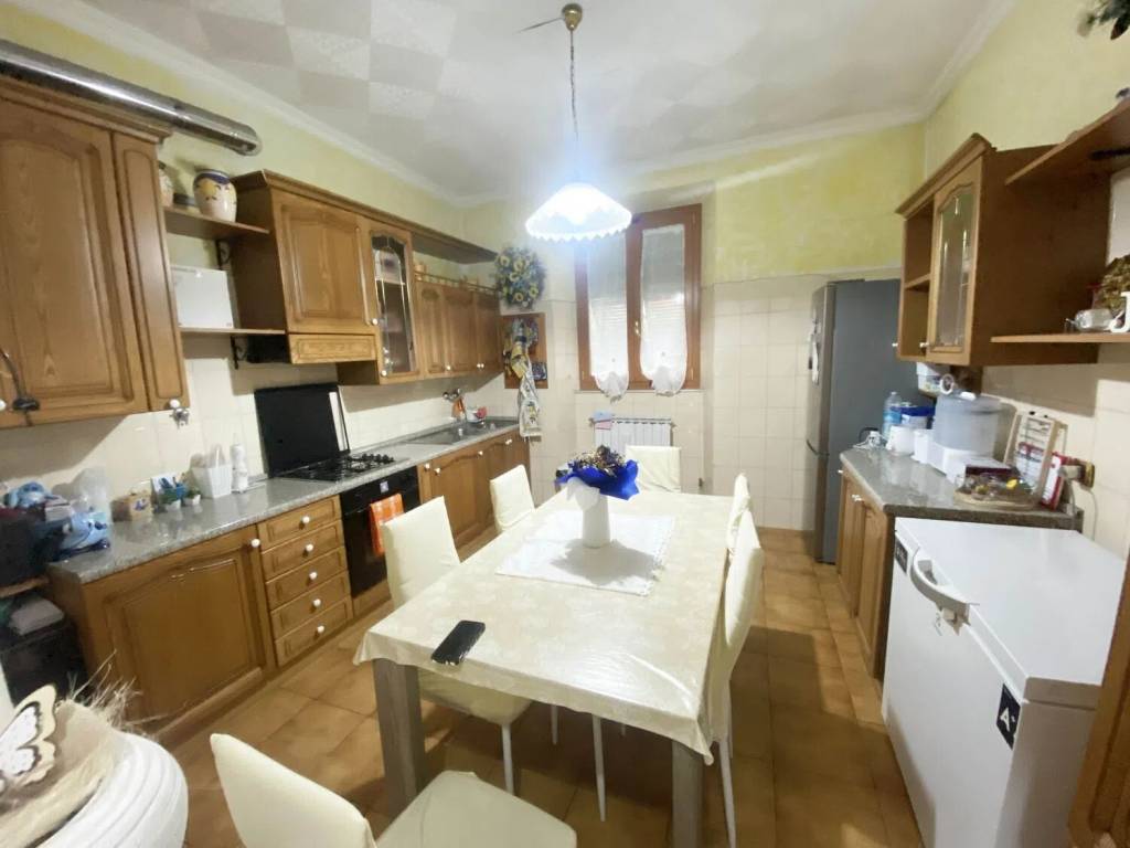 appartamento in vendita a La Spezia in zona Canaletto / Buonviaggio / Migliarina