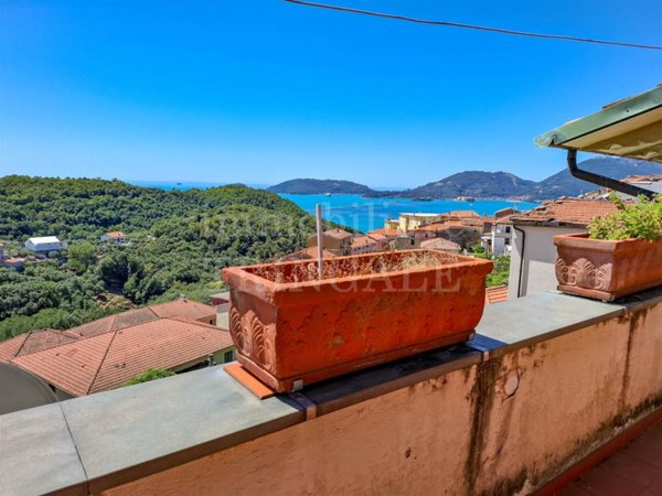 casa indipendente in vendita a La Spezia in zona Pitelli