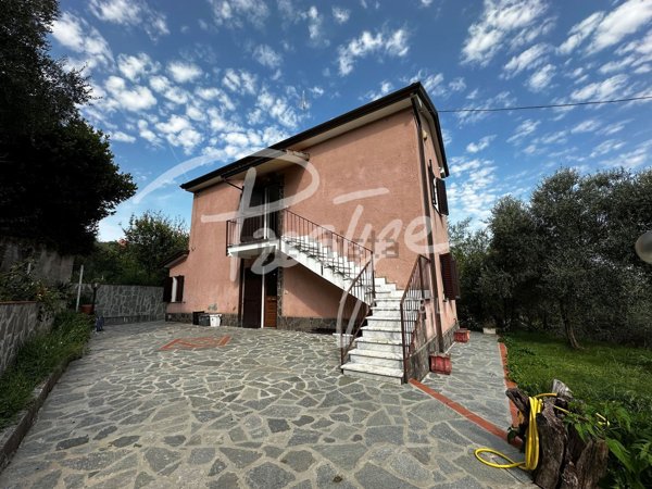 casa indipendente in vendita a La Spezia