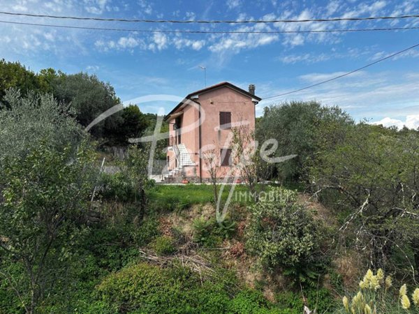 casa indipendente in vendita a La Spezia in zona Valdellora