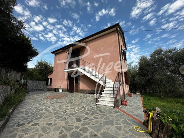 casa indipendente in vendita a La Spezia in zona Valdellora