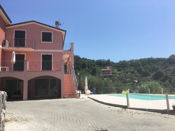 casa indipendente in vendita a La Spezia in zona Chiappa