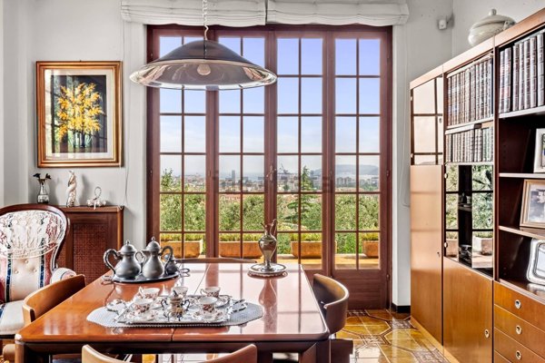 casa indipendente in vendita a La Spezia in zona Montepertico