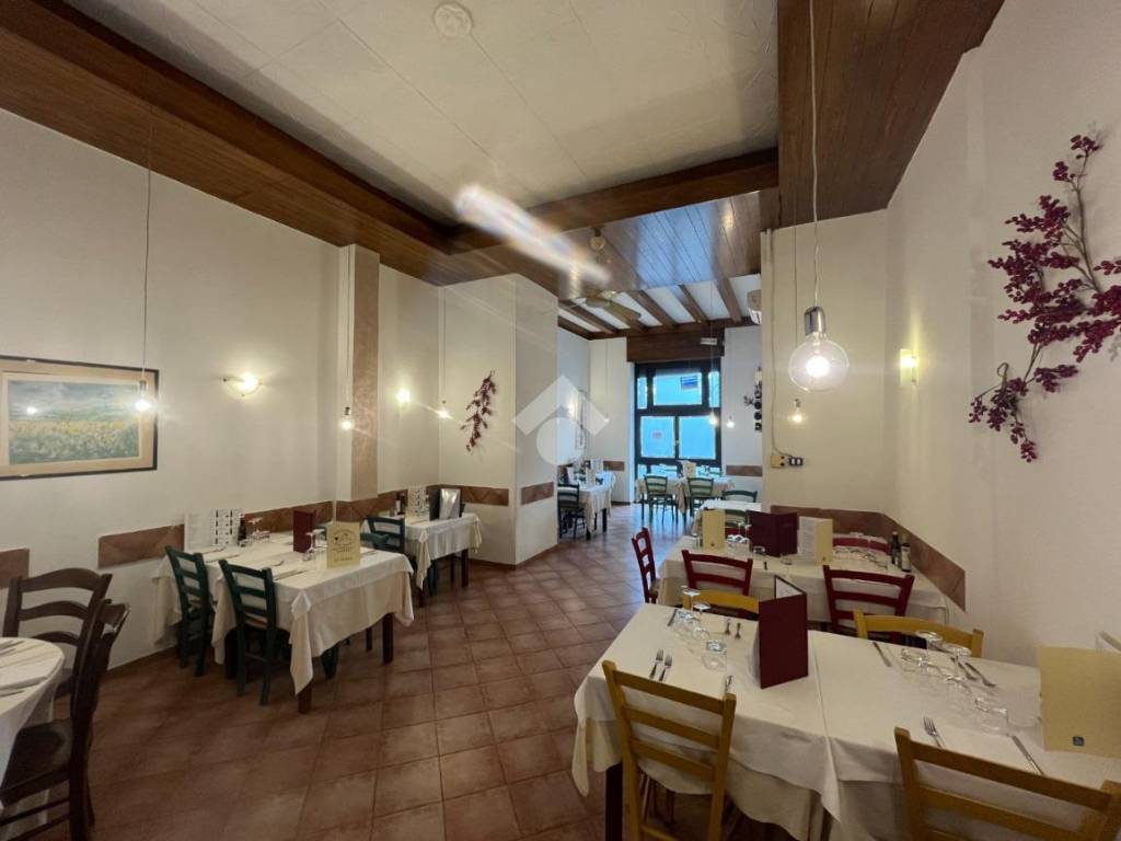 negozio in vendita a La Spezia in zona Canaletto / Buonviaggio / Migliarina